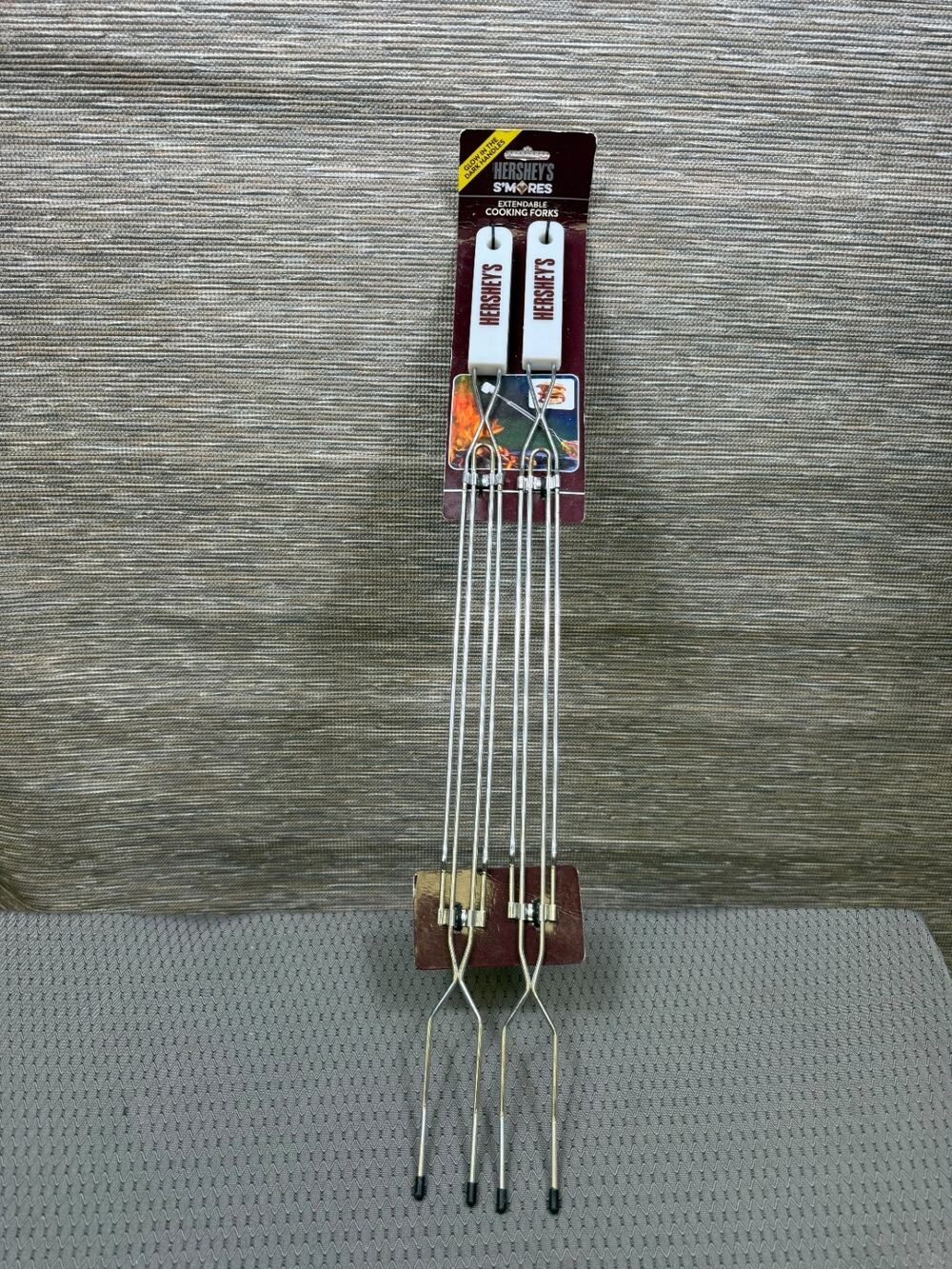 Hersheys Extendable S’mores Cooking Forks With Glow In The Dark Handles NEW